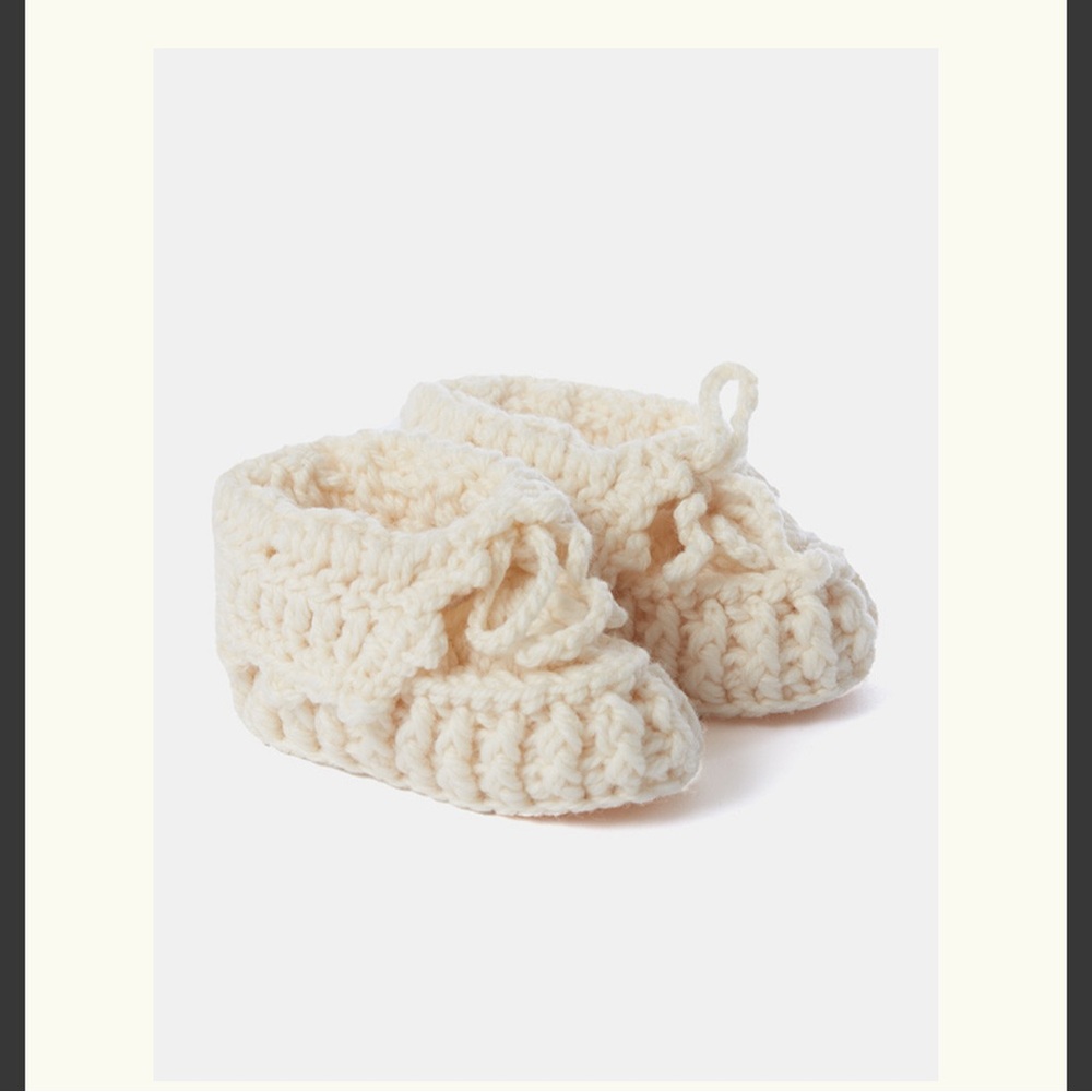 Aran Handknit Baby Booties with Bow